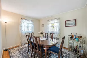 25 Flanders Pl, West Babylon, NY 11704 - Photo 8