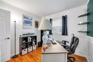 25 Flanders Pl, West Babylon, NY 11704 - Photo 10