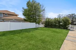 290 38 Th St, Lindenhurst, NY 11757 - Photo 20