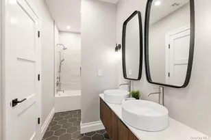 1355 Little Peconic Bay Rd, Cutchogue, NY 11935 - Photo 14