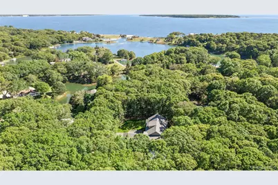 1355 Little Peconic Bay Road, Cutchogue, NY 11935 - Photo 6