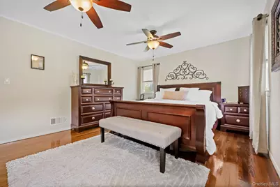 24 Aspen Road, New Rochelle, NY 10804 - Photo 10