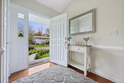 24 Aspen Road, New Rochelle, NY 10804 - Photo 2
