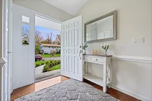 24 Aspen Rd, New Rochelle, NY 10804 - Photo 2