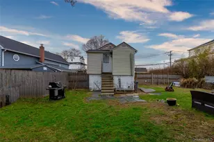 27 Pearsall Pl, Babylon, NY 11702 - Photo 6