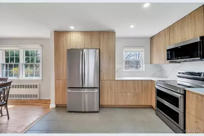 50 Sudbury Lane, Westbury, NY 11590 - Photo 16