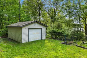 16 Fairway Dr, Highland Lake, NY 12743 - Photo 10