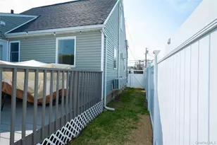 2381 Yorktown St, Oceanside, NY 11572 - Photo 46