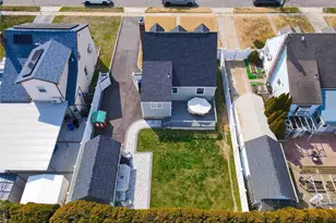 2381 Yorktown St, Oceanside, NY 11572 - Photo 10