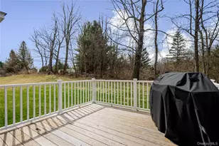 77 Kensington Ln, Poughkeepsie, NY 12603 - Photo 10