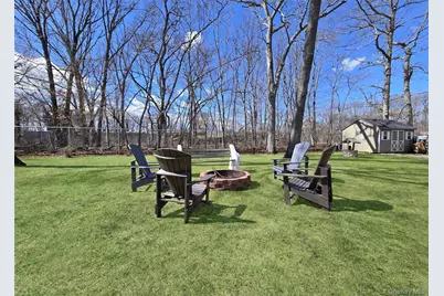 180 Carroll Avenue, Ronkonkoma, NY 11779 - Photo 24