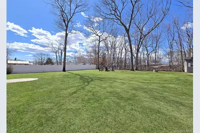 180 Carroll Avenue, Ronkonkoma, NY 11779 - Photo 26