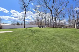 180 Carroll Ave, Ronkonkoma, NY 11779 - Photo 26