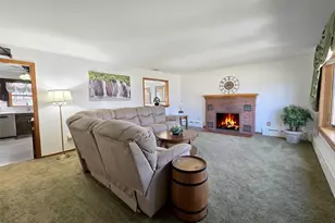 180 Carroll Ave, Ronkonkoma, NY 11779 - Photo 10