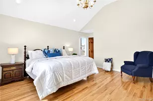 1019 Whittier Ave, New Hyde Park, NY 11040 - Photo 14