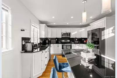 7-2 Wells Park Drive, Yonkers, NY 10705 - Photo 2