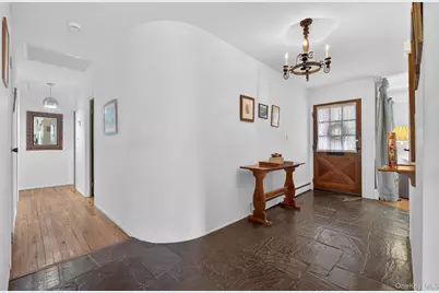 57 Knott Drive, Glen Cove, NY 11542 - Photo 14