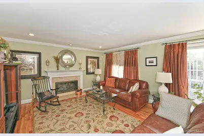 4 Rolling Wood Court, Hauppauge, NY 11788 - Photo 16