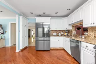 3780 Greentree Dr, Oceanside, NY 11572 - Photo 6