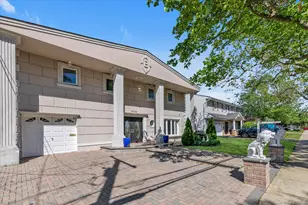 3780 Greentree Dr, Oceanside, NY 11572 - Photo 2