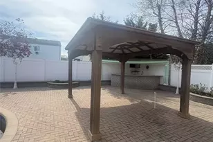 3780 Greentree Dr, Oceanside, NY 11572 - Photo 26