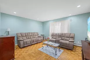 3229 Glennon Pl, Bronx, NY 10465 - Photo 6