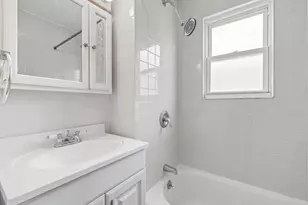 3229 Glennon Pl, Bronx, NY 10465 - Photo 12