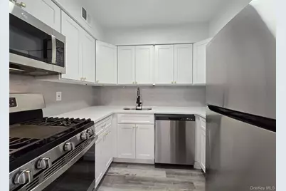 86 Bailey Court #86, Middle Island, NY 11953 - Photo 4