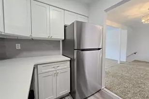 86 Bailey Ct, Middle Island, NY 11953 - Photo 6