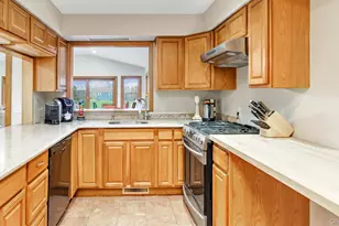 120 Promenade Dr, Aquebogue, NY 11901 - Photo 8