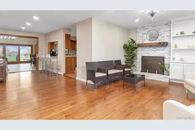 120 Promenade Drive, Aquebogue, NY 11901 - Photo 4