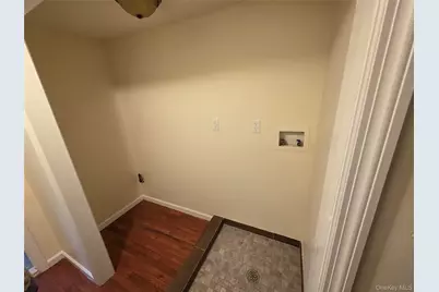 28 Hasbrouck Street, Newburgh, NY 12550 - Photo 4