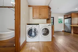302 E Broadway, Port Jefferson, NY 11777 - Photo 10