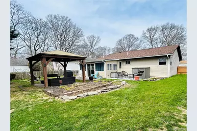 136 B Hampton Avenue, Mastic, NY 11950 - Photo 20