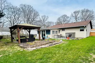 136B Hampton Ave, Mastic, NY 11950 - Photo 20