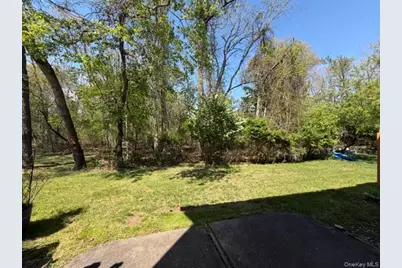 88 Drexelgate Court, Middle Island, NY 11953 - Photo 6