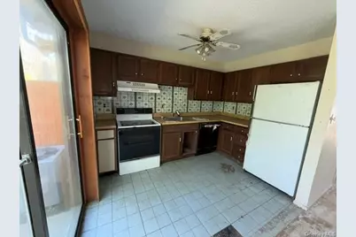 88 Drexelgate Court, Middle Island, NY 11953 - Photo 12