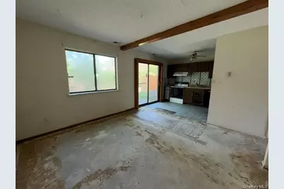 88 Drexelgate Court, Middle Island, NY 11953 - Photo 10