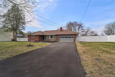 42 Peary Street, West Babylon, NY 11704 - Photo 2