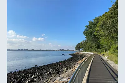 11463 Dalian Court, College Point, NY 11356 - Photo 16