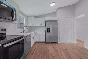 45 Magnolia Dr, Selden, NY 11784 - Photo 12