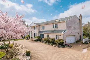 117 Plainview Rd, Woodbury, NY 11797 - Photo 2