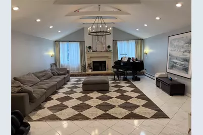 117 Plainview Road, Woodbury, NY 11797 - Photo 18