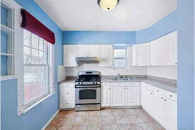 96 Colonial Road, Floral Park, NY 11001 - Photo 8