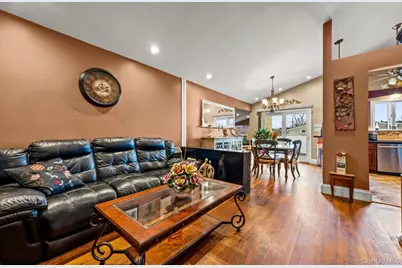 35 W 13th Street, Deer Park, NY 11729 - Photo 4