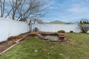 35 W 13th St, Deer Park, NY 11729 - Photo 36