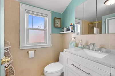 154 E Dean Street, Freeport, NY 11520 - Photo 12