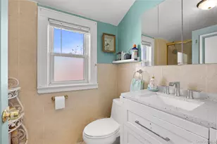 154 E Dean St, Freeport, NY 11520 - Photo 12