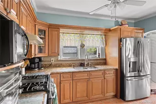 154 E Dean St, Freeport, NY 11520 - Photo 16