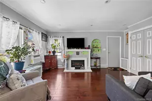 154 E Dean St, Freeport, NY 11520 - Photo 6